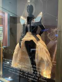 Concert fashion displays