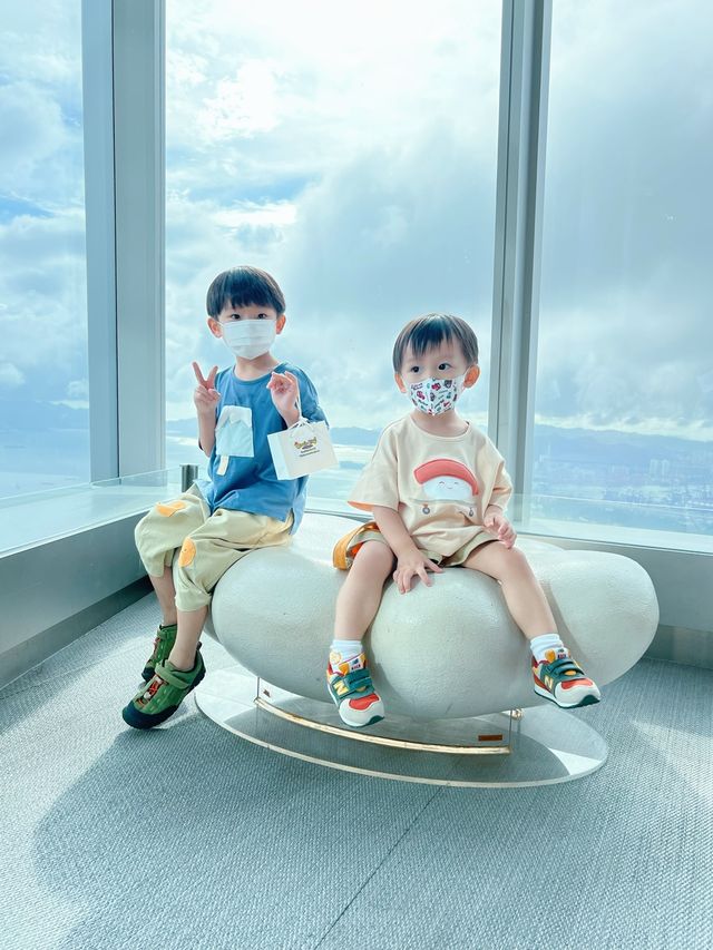 393米高空 親子高質慶祝生日 