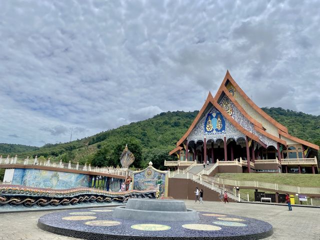วัดป่าห้วยลาด 