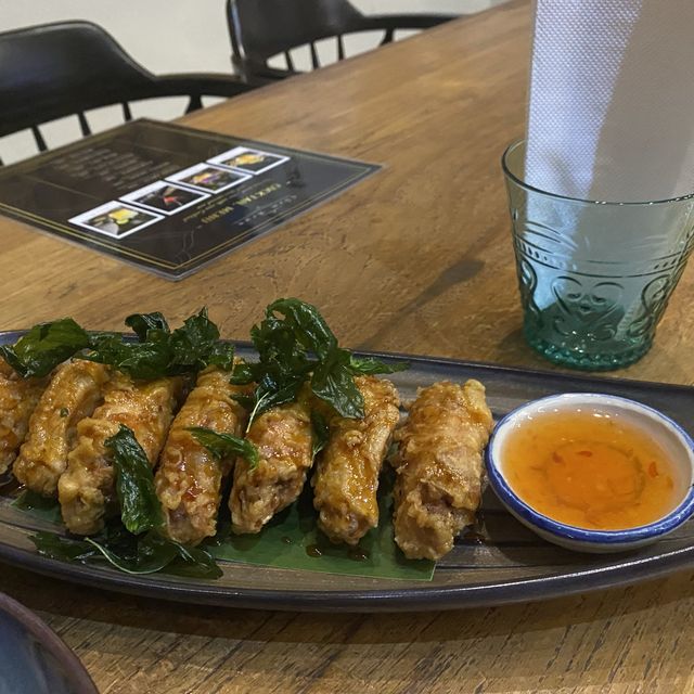 왓 아룬 사원이 보이는 맞은 편 “촘 아룬” 레스토랑 👩‍🍳