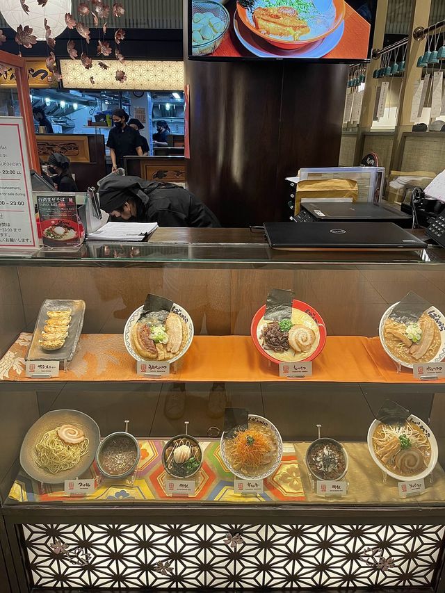 曼谷｜值得一試BANKARA RAMEN拉麵店🍜