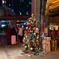 香港萬豪酒店，聖誕樹無比宏偉！壯觀的佈置！