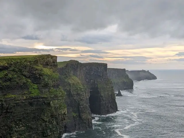 Cliffs of Moher ⛰️😍 Embrace for the flabbergasting nature!