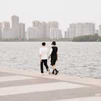 The best lakefront walk in Suzhou! 