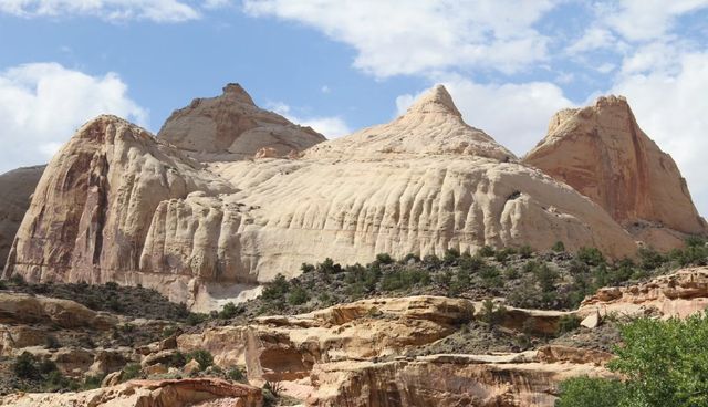 Yunding Jiao Park is named after its white dome-shaped mountaintop.