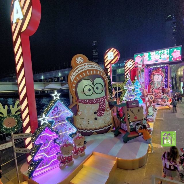 尖沙咀海港城大型打卡聖誕客運站