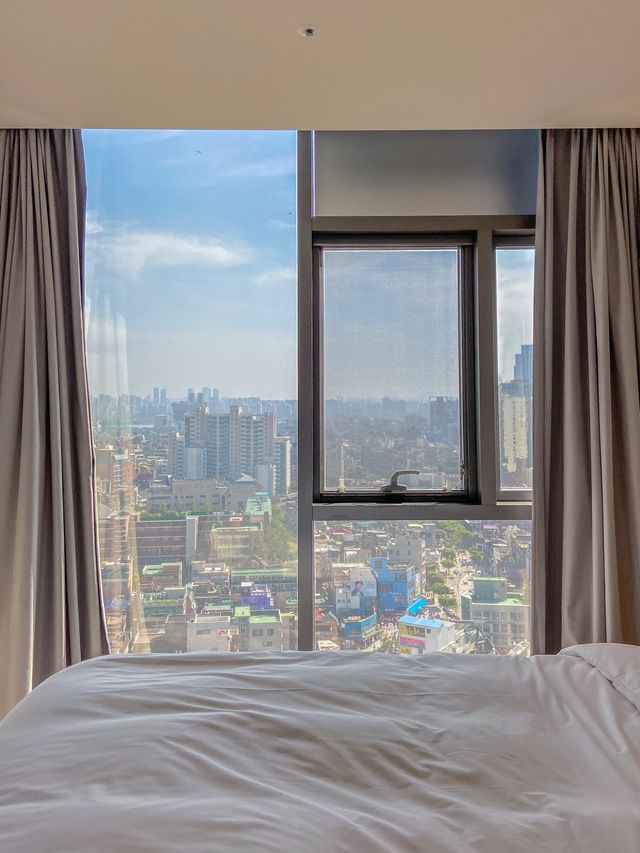 서울 시티뷰를 즐길 수 있는 홀리데이인 서울홍대 🌃