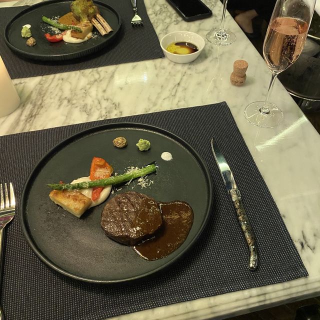 특별한 와인과 함께하는 부산 호텔 다이닝🍷