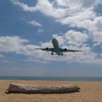 ชมเครื่องบิน หาดไม้ขาว