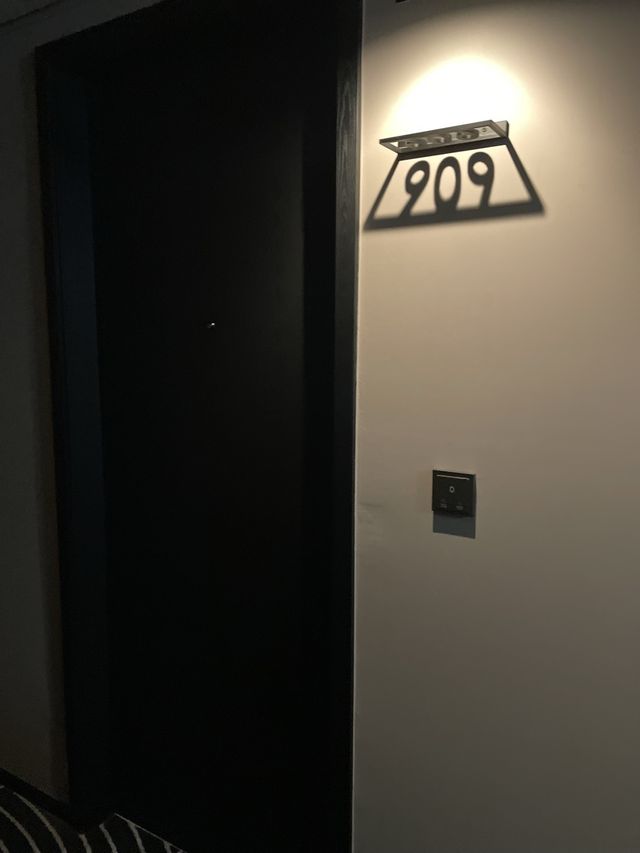 홍대와 접근성도 좋고 침구가 정말 편안한 머큐어앰버서더 서울 홍대