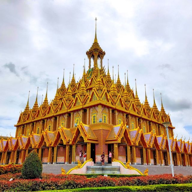 วัดท่าซุง ชมวิหารแก้ว ตื่นตาปราสาททองคำ