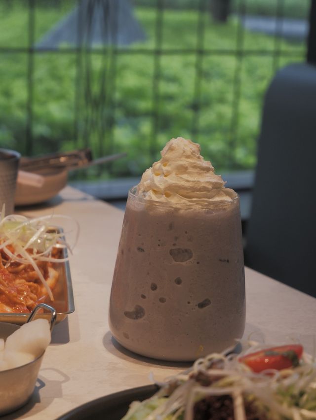 寶藍色新分店，環境更美和有庭園氣息