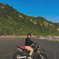 PARANGTRITIS BEACH