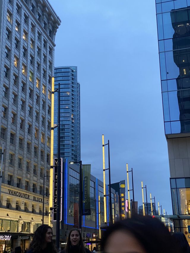 불빛이 반짝 반짝한 다운타운 🌆 