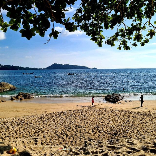 ชายหาดใกล้ป่าตอง ของกินของขาย ถูกมากมาย