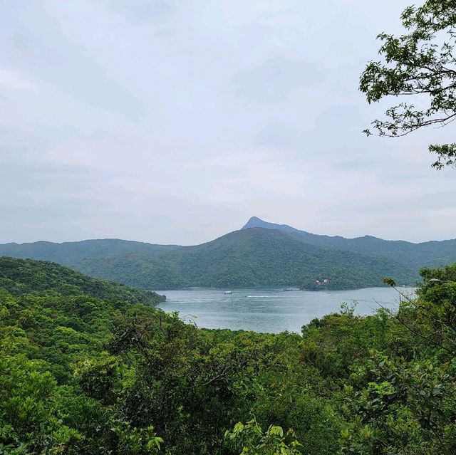 香港最美海岸景點之一，鹹田灣😍
