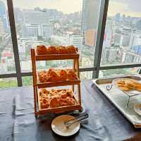 Affordable Stay with Rooftop Infinity Pool!