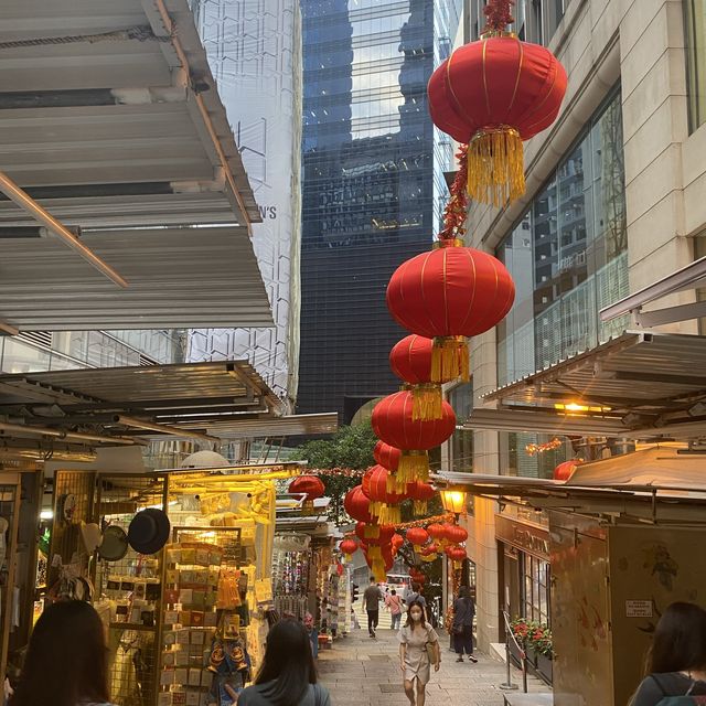 石板街的節日氣氛