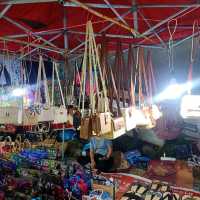 เดินเที่ยวตลาดมืด หลวงพระบาง