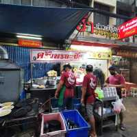 krua phon lamai 曼谷唐人街內巷 著名鐵板蠔餅店