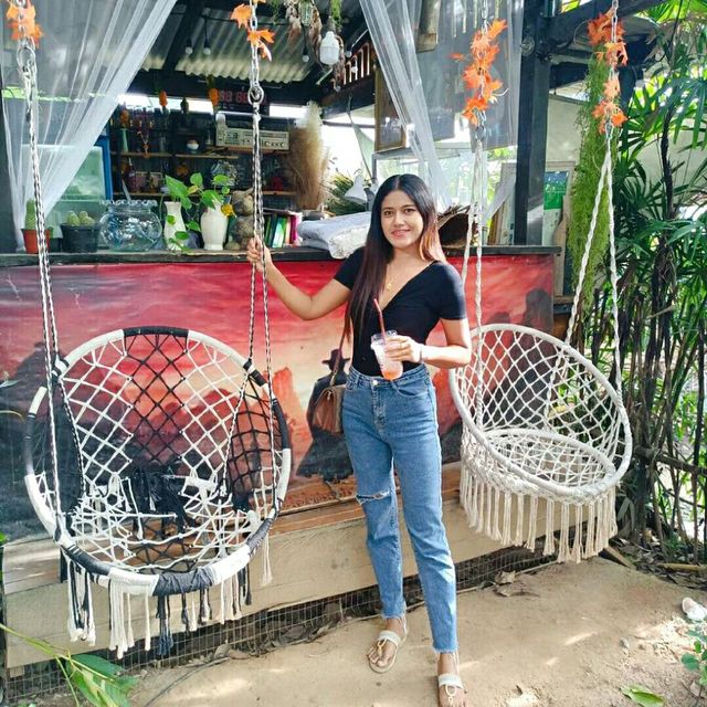 ต้นน้ำคาเฟ่ ทุ่งสง
