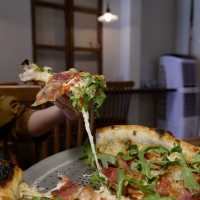 隱於豪宅區的歐式小木屋