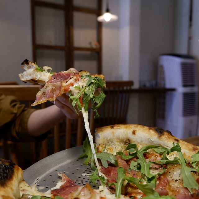 隱於豪宅區的歐式小木屋 隱於豪宅區的歐式小木屋