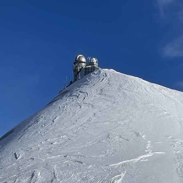 登上全歐洲最高嘅雪山🏔️少女峰👩🏻
