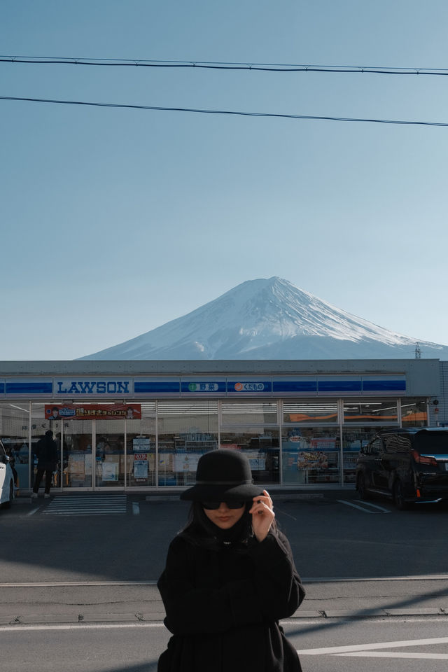 Japan travel recommendation for photo spots at the foot of Mount Fuji 🗻📷