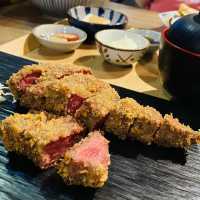 必食吉列牛與忌廉烏冬