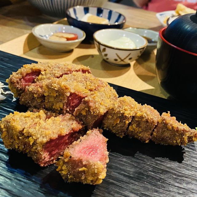 必食吉列牛與忌廉烏冬