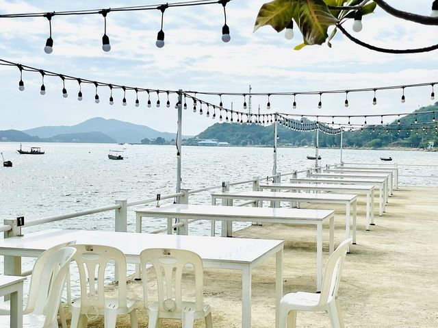 ร้านอาหารริมทะเล บรรยากาศดีมาก ! 
