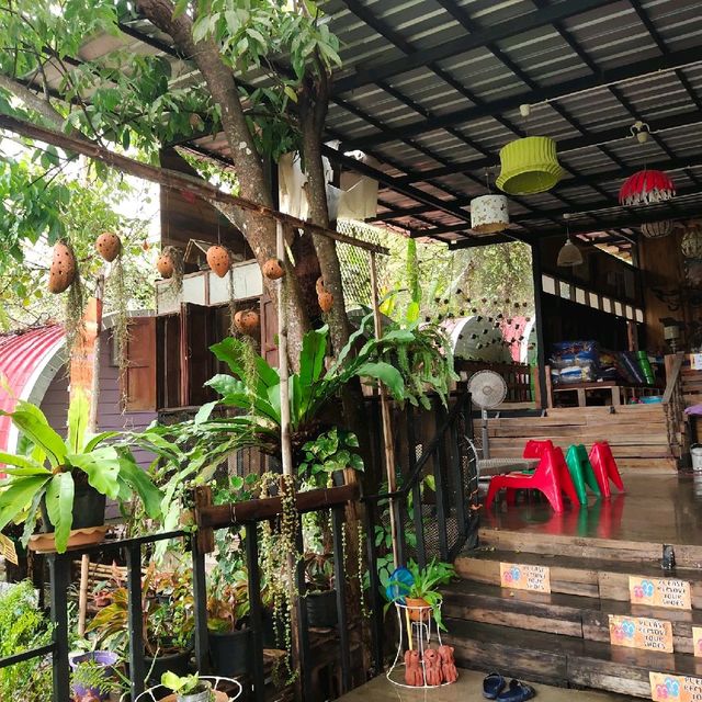 บ้านเพียงพอ โฮสเทล เกาะหลีเป๊ะ