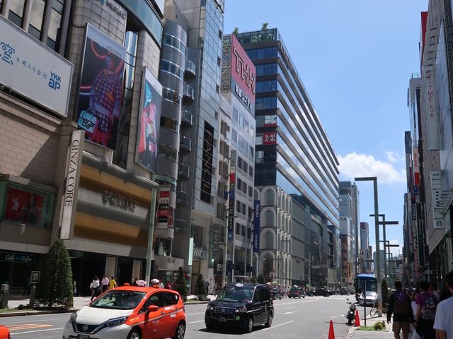 東京繁華商業區，大型品牌聚集地