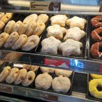 Mr.HaPpY at Dunkin