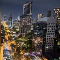 โรงแรมหรู ถนนวิทยุ สระว่ายน้ำสวย 