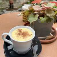 enjoy Vietnamese cuisine outdoors 