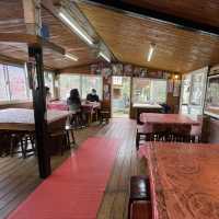 【台灣桃園 光明農場馬告磚窯雞】 櫻花樹下的烤雞名店