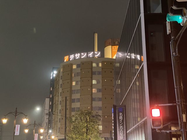 名古屋駅近く。安価なビジホは館内図が丸い？