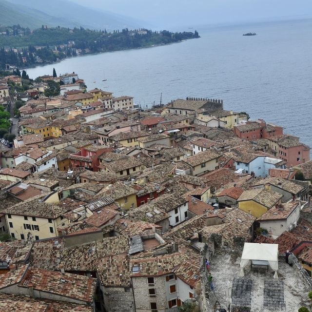 意大利MALCESINE🏰城堡上欣賞湖景
