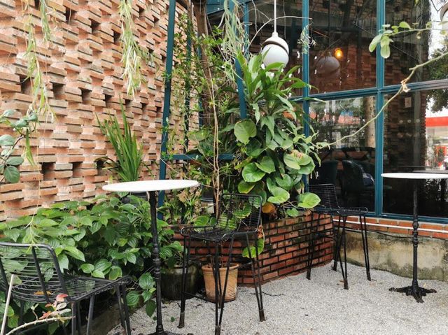 PROMPT CAFE RAYONG คาเฟ่เก๋ ๆ ในปั๊มน้ำมัน