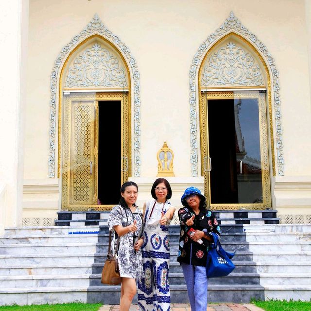 วัดไชโยวรวิหาร วัดสวย พระงาม ติดริมแม่น้ำเจ้าพระยา