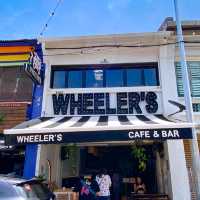 Let's check out the 🚲 themed cafe-Wheeler's 