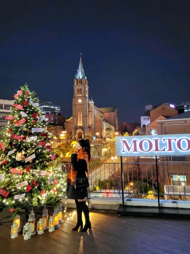 크리스마스시즌에 가장 아름다운 카페 몰또에스프레소바🎄