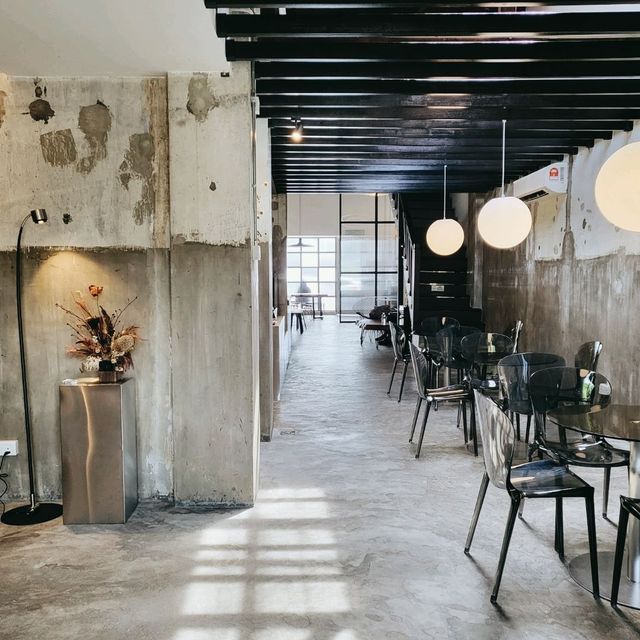 Aesthetically Stunning Monbléu Cafe
