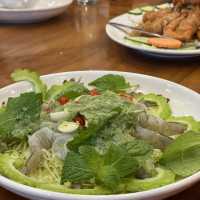 ครัวอิ่มสุข 🥗🥘 ร้านอาหารริมแม่น้ำบางปะกง 