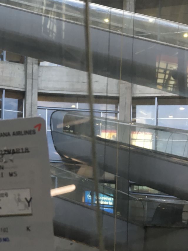 파리 공항에서 마카롱 먹기!