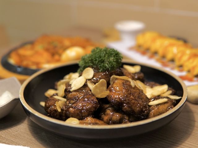 甜鹹蜜糖蒜香烤雞味道豐富