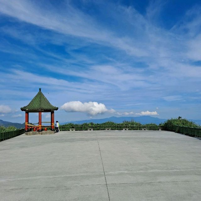 九份 | 公路停靠美景「不厭亭」，任何季節來都相當迷人，路程輕鬆簡單!

