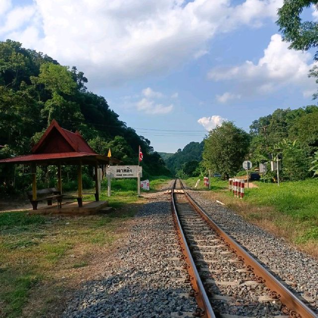 อุโมงค์เขาพลึง เป็นอุโมงค์ทางรถไฟลอด 1 ใน 7 ของไทย